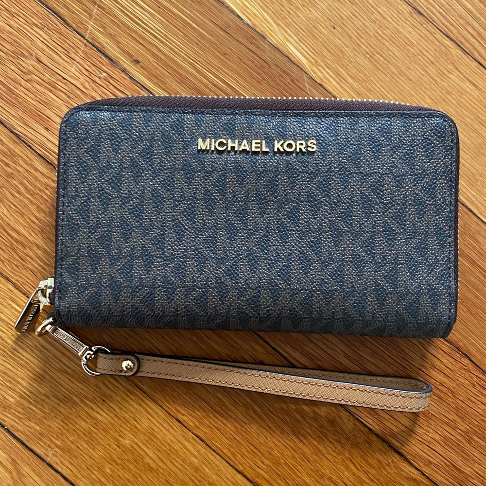 Michael Kors Continental Wallet